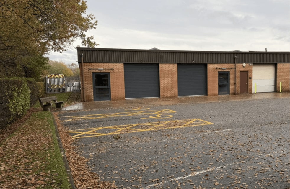 Whitefield Ct, Warrington to rent Building Photo- Image 1 of 4