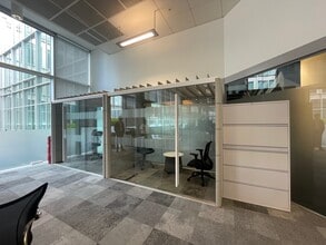 Wood Ln, London to rent Interior Photo- Image 2 of 5