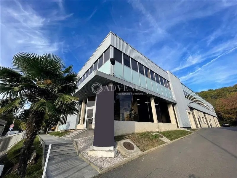 Light Industrial in Neuilly-sur-Marne to rent Building Photo- Image 1 of 13