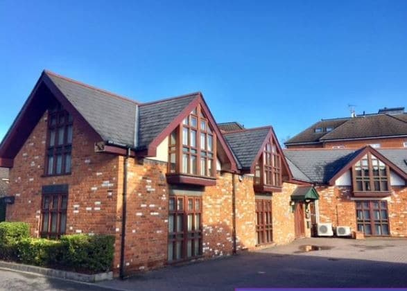 Quadrant Way, Weybridge to rent - Building Photo - Image 1 of 8