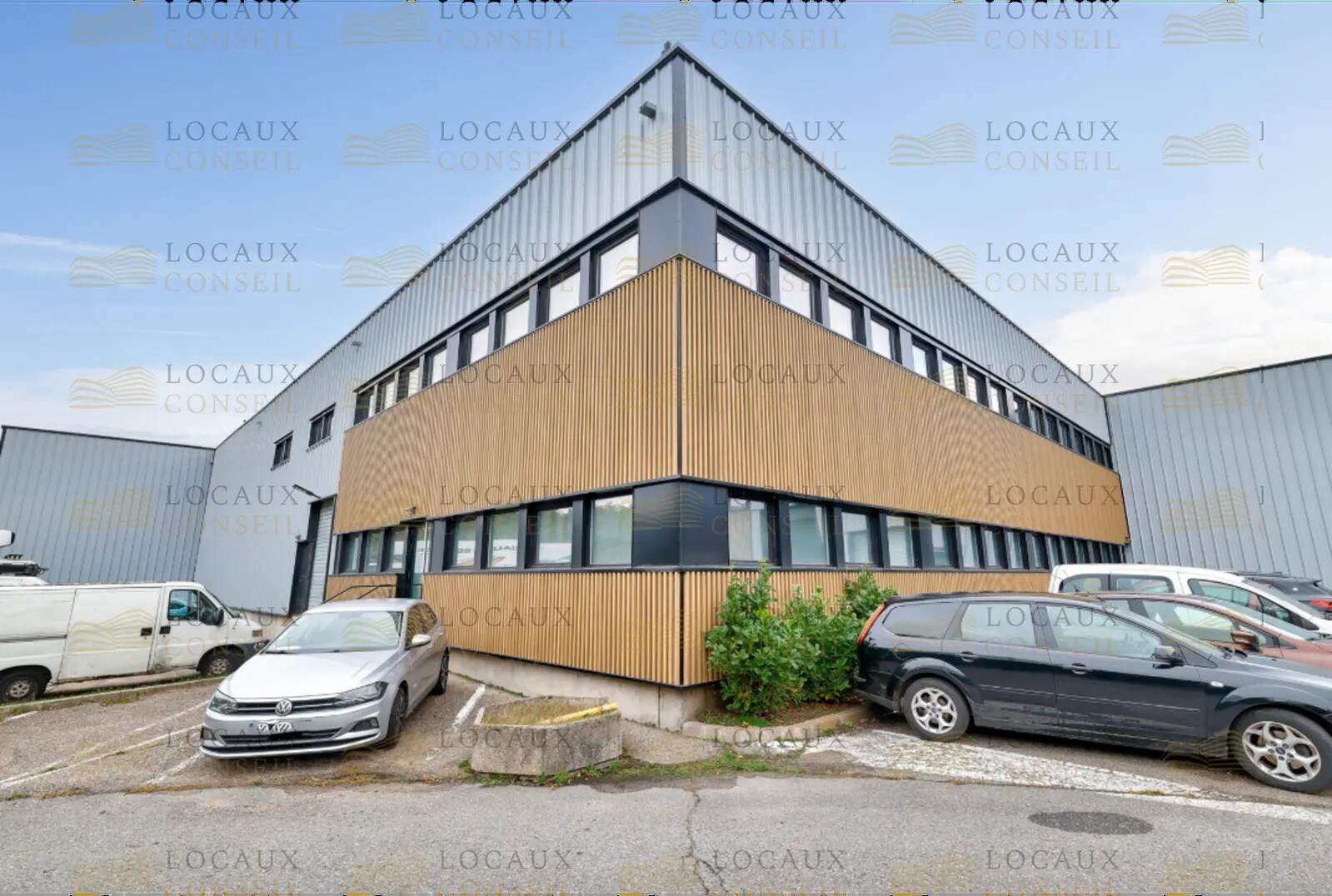 Light Industrial in Villeneuve-la-Garenne to rent Building Photo- Image 1 of 11