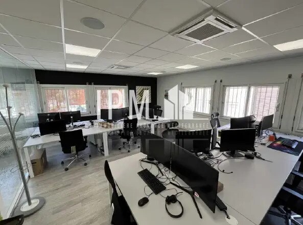 Office in Vitrolles to rent - Interior Photo - Image 3 of 8