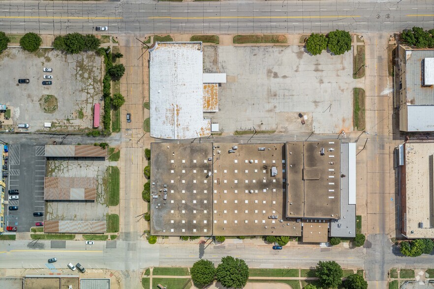 1301 Lamar St, Wichita Falls, TX for rent - Aerial - Image 2 of 19