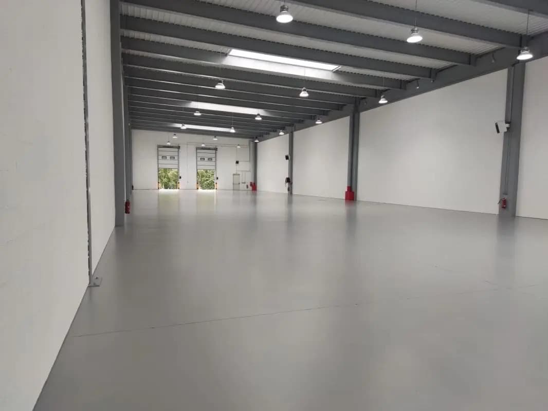 Industrial in Tremblay-en-France to rent Interior Photo- Image 1 of 2