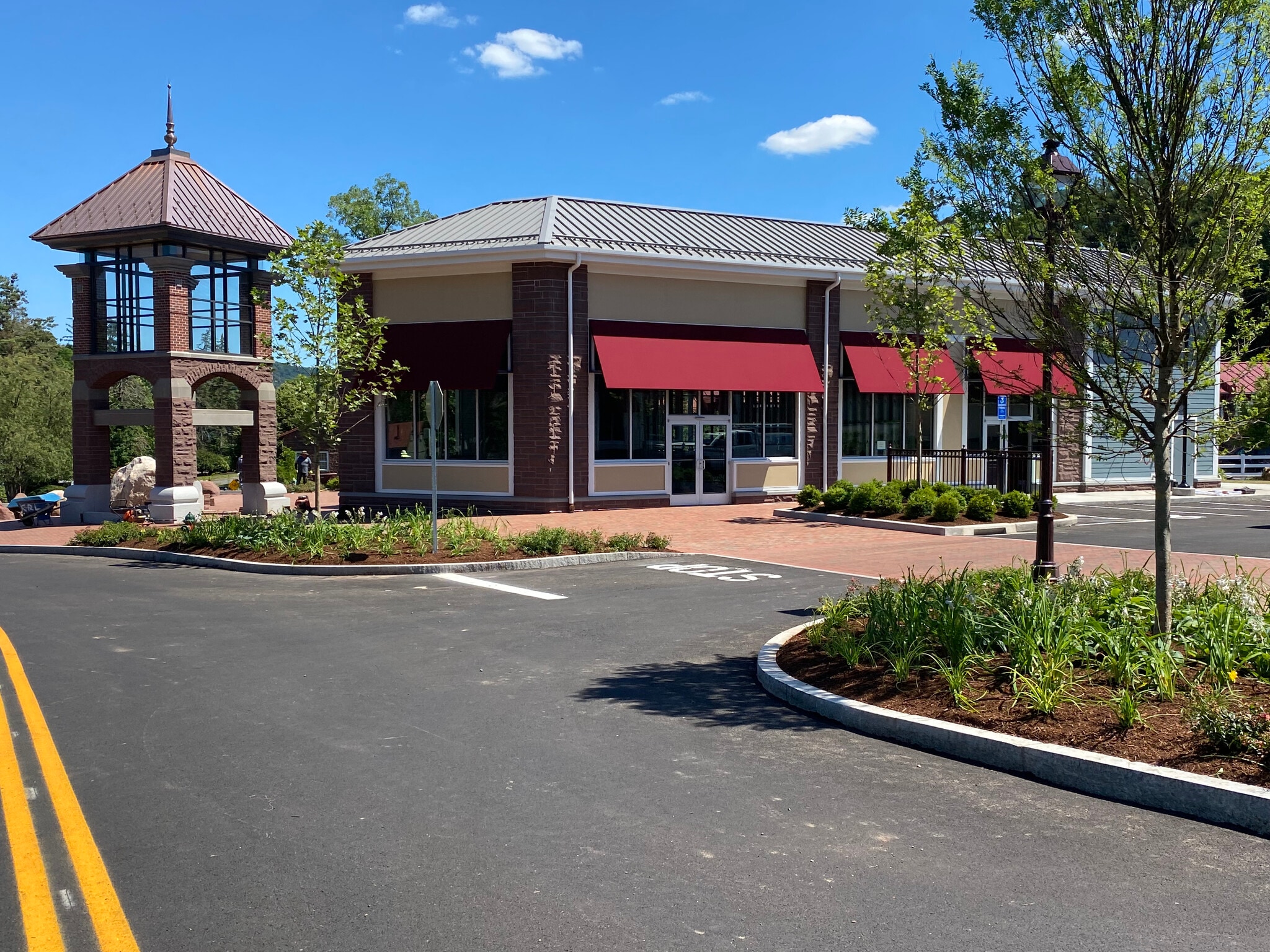 21 Ensign Dr, Avon, CT to rent Building Photo- Image 1 of 3