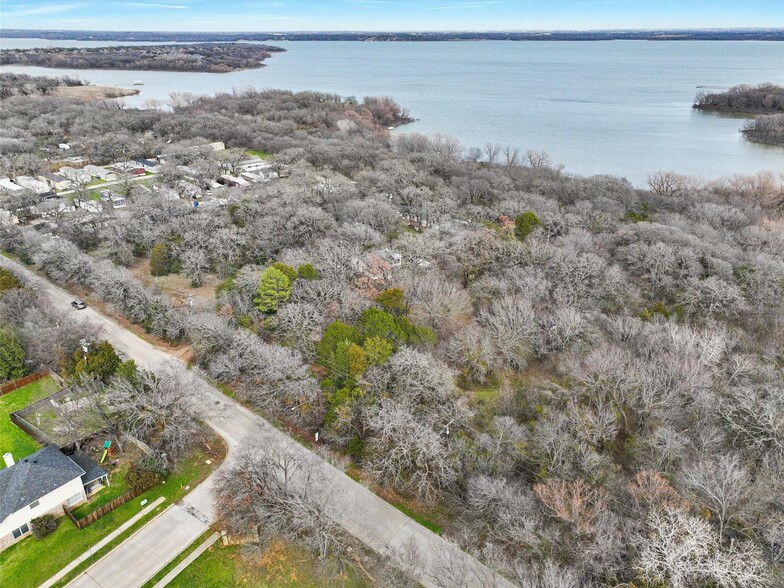 429 S Shady Shores Rd, Shady Shores, TX for sale - Primary Photo - Image 1 of 9