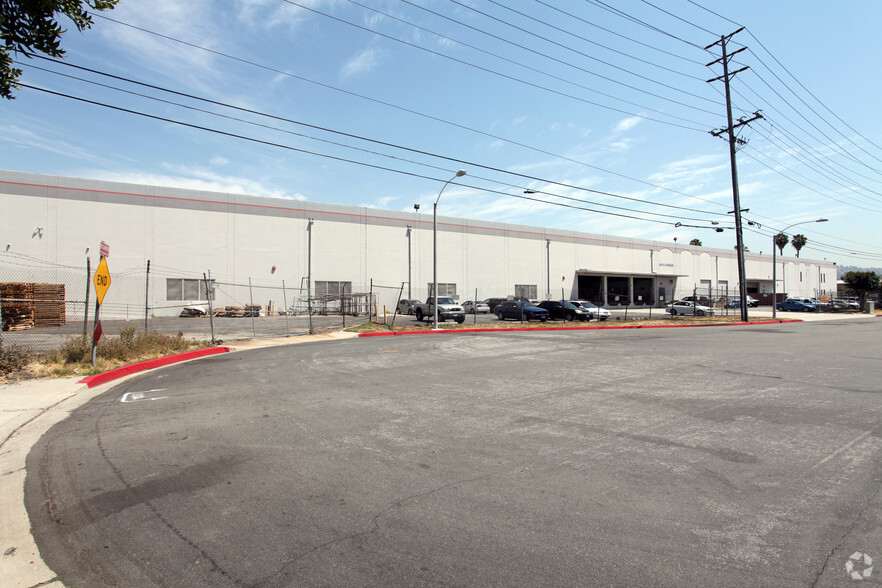 400 S Stimson Ave, City Of Industry, CA for rent - Building Photo - Image 2 of 11