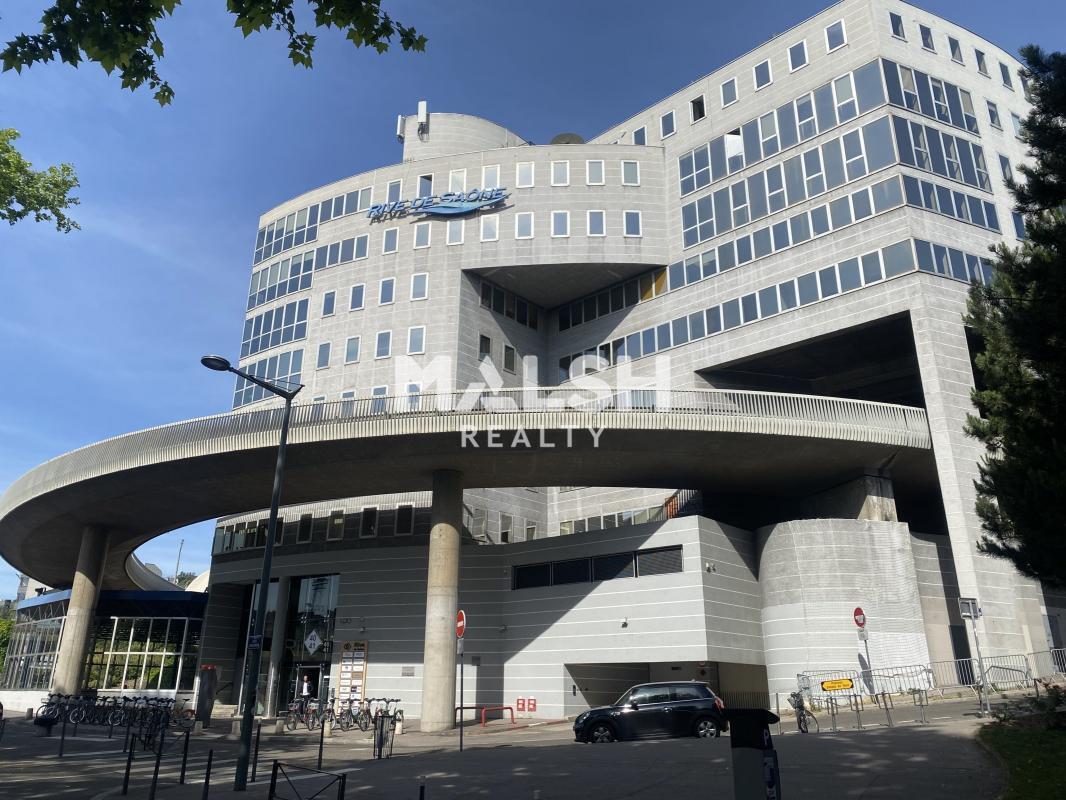 Office in Lyon for sale Building Photo- Image 1 of 9