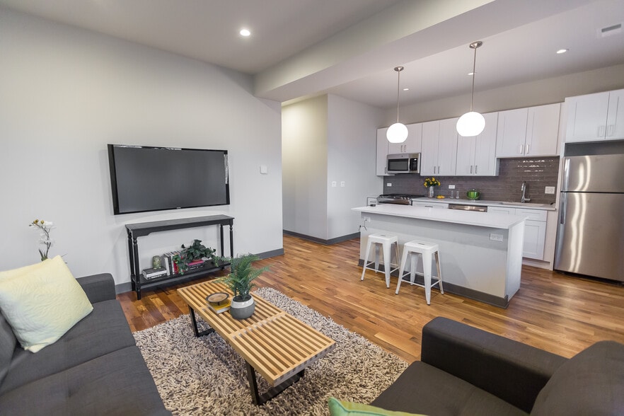 2848 N Seminary Ave, Chicago, IL for sale - Interior Photo - Image 3 of 20