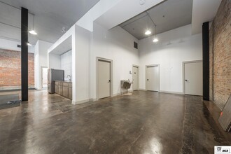 217 Desiard St, Monroe, LA for rent Interior Photo- Image 1 of 13