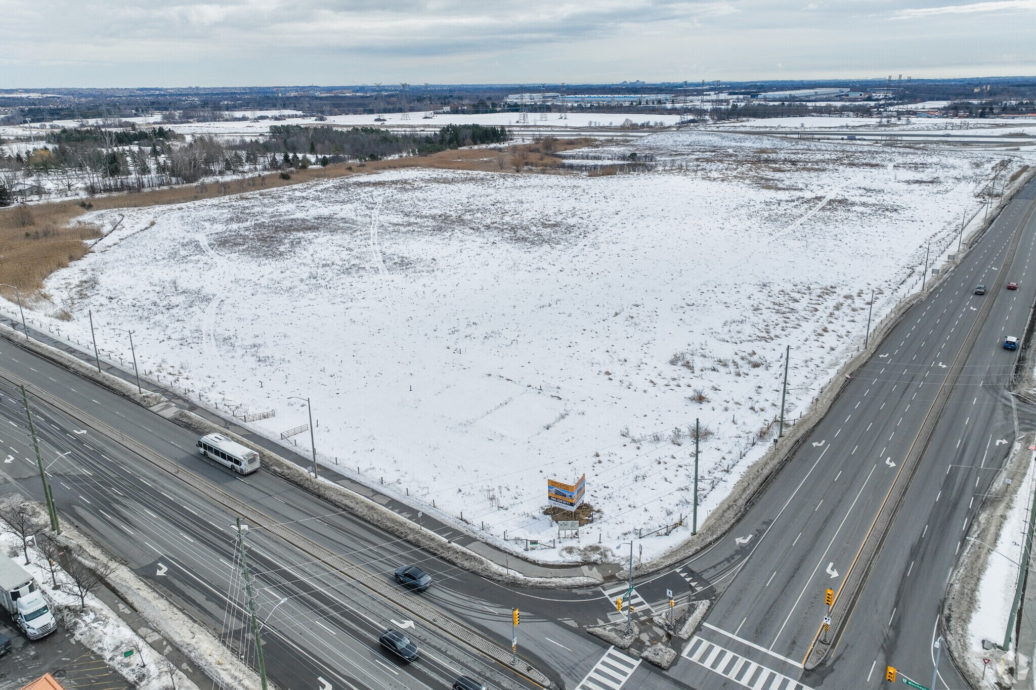 515 Winchester Rd E, Whitby, ON to rent Primary Photo- Image 1 of 5