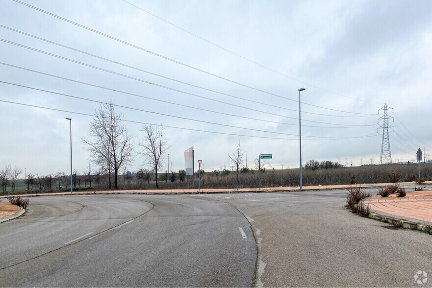 Calle Ilustradores, 20, Pinto, Madrid for sale - Building Photo - Image 2 of 4
