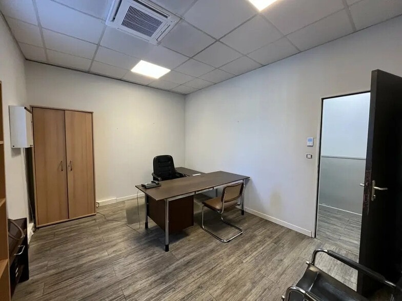 Office in Avignon to rent - Interior Photo - Image 3 of 6