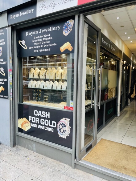 347 North End Rd, London to rent - Building Photo - Image 2 of 9