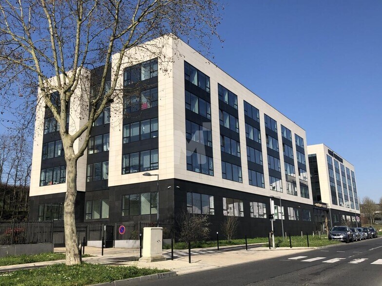 Office in Évry-Courcouronnes for sale - Building Photo - Image 1 of 8