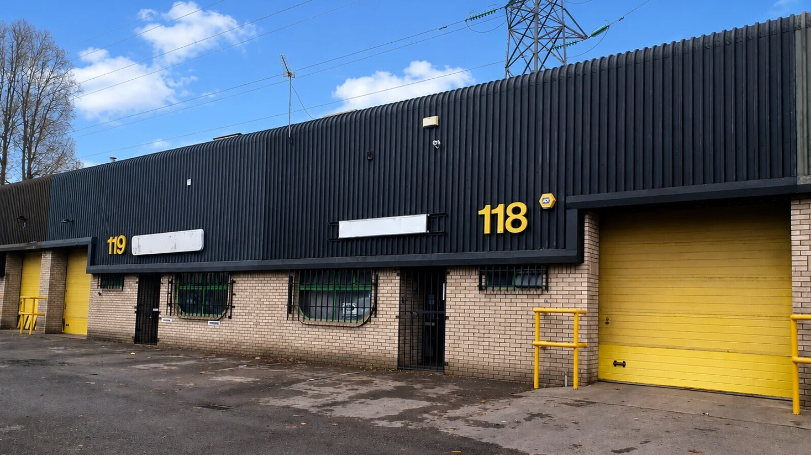 Springvale Industrial Estate, Cwmbran to rent Building Photo- Image 1 of 4