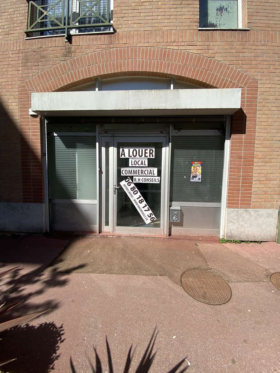 Square Des Griffons, Créteil to rent Primary Photo- Image 1 of 2