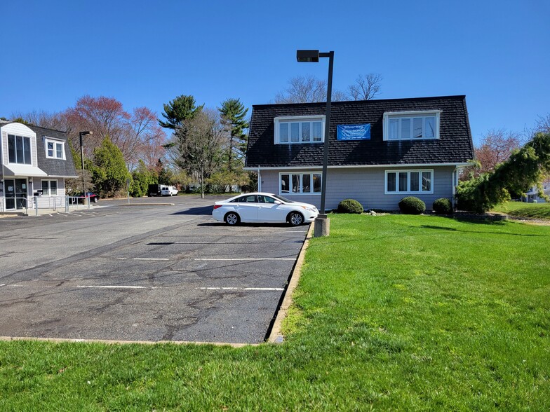 8 Old Bridge Tpke, South River, NJ for rent - Building Photo - Image 3 of 12