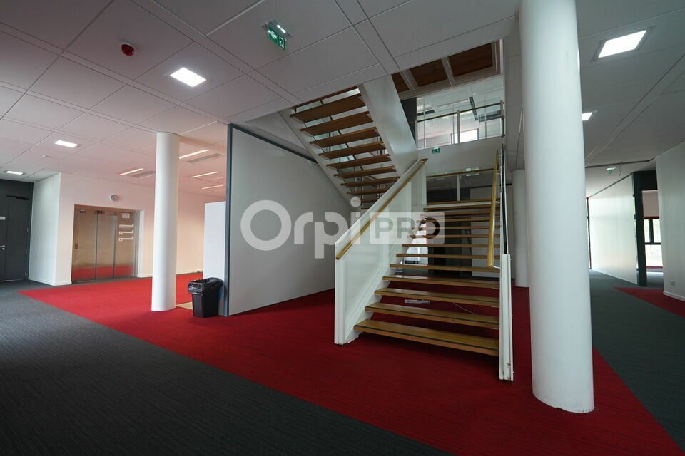 66 Chemin Du Moulin Carron, Dardilly to rent Interior Photo- Image 1 of 13
