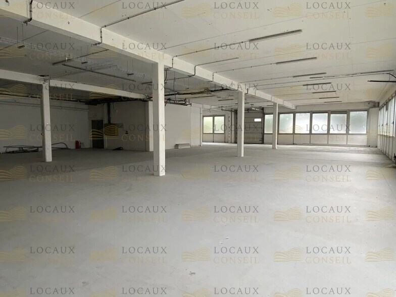 Light Industrial in Gennevilliers to rent - Interior Photo - Image 3 of 15