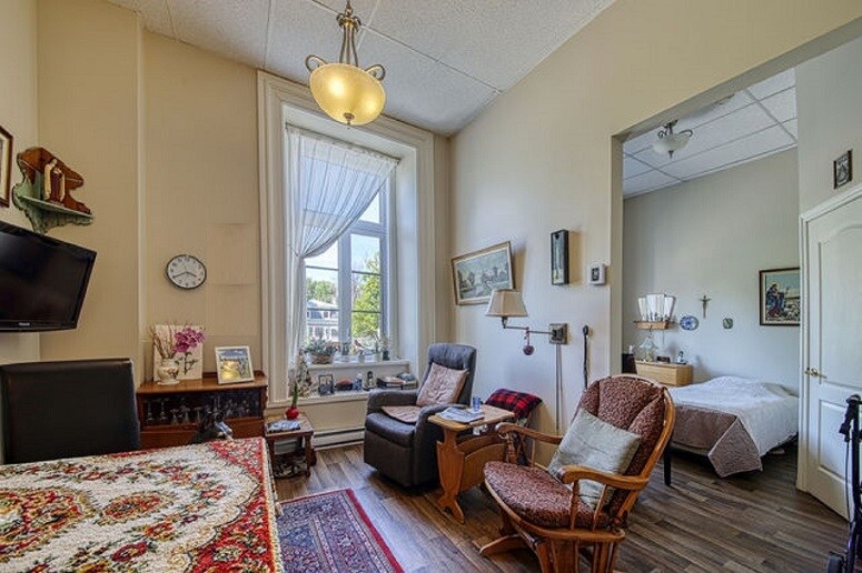 550 Boul MarieVictorin, Boucherville J4B 1X1 RÉSIDENCE DES BERGES