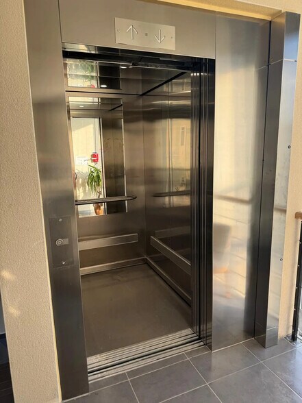 15 Avenue De La Foulée, Nanteuil-lès-Meaux to rent - Building Photo - Image 2 of 6