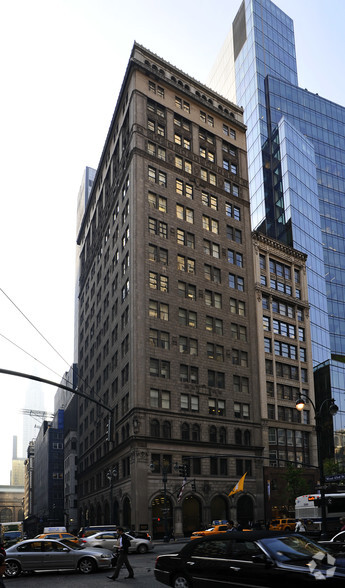 511 Fifth Ave, New York, NY for sale - Building Photo - Image 1 of 1