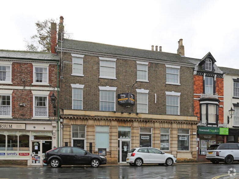 16 Market Pl, Howden for sale - Primary Photo - Image 1 of 1