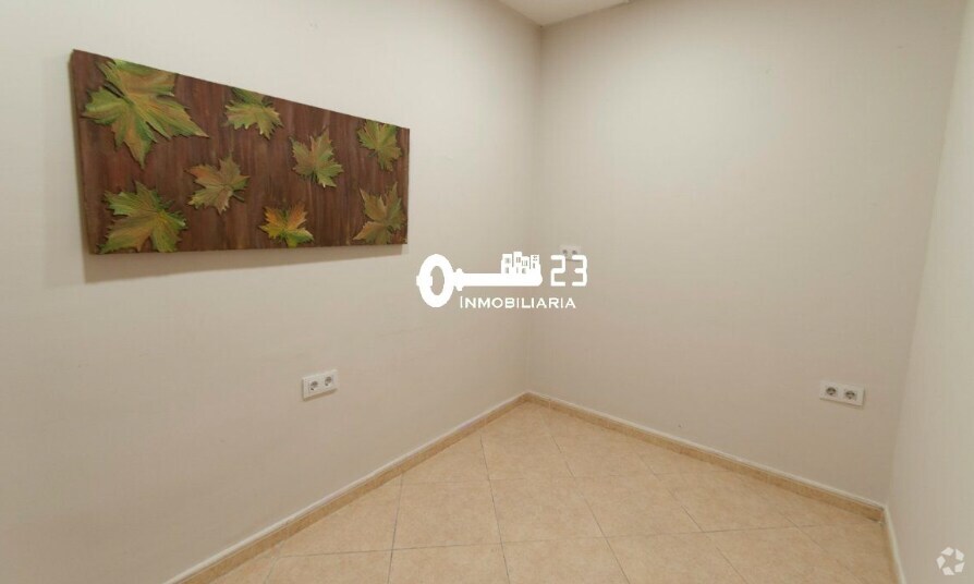 Retail in Yeles, Toledo to rent Interior Photo- Image 1 of 1
