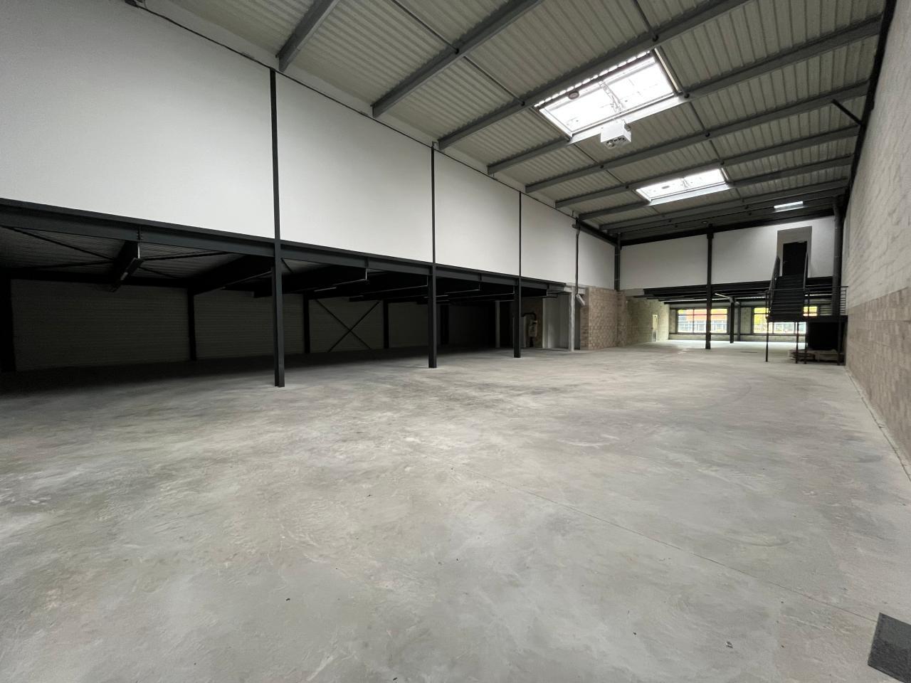 Light Industrial in Gennevilliers to rent Interior Photo- Image 1 of 6