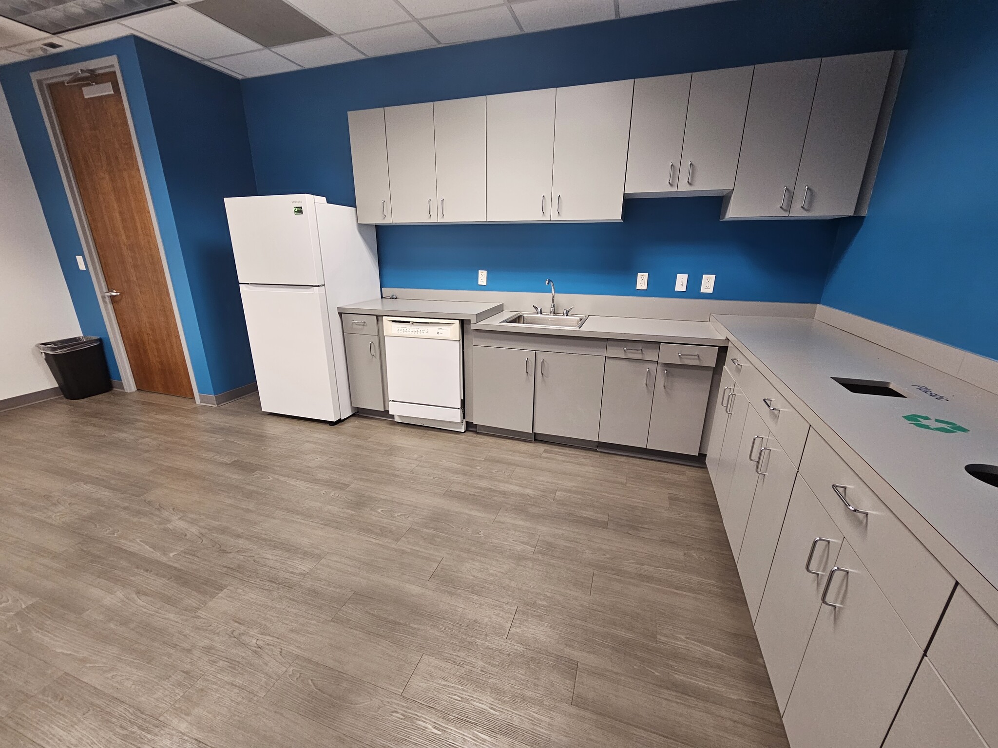 3928 Pender Dr, Fairfax, VA to rent Building Photo- Image 1 of 6