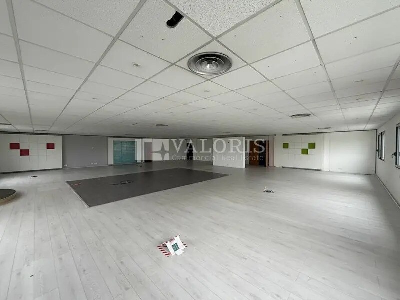 1111 Chemin De La Bruyère, Limonest to rent Interior Photo- Image 1 of 14