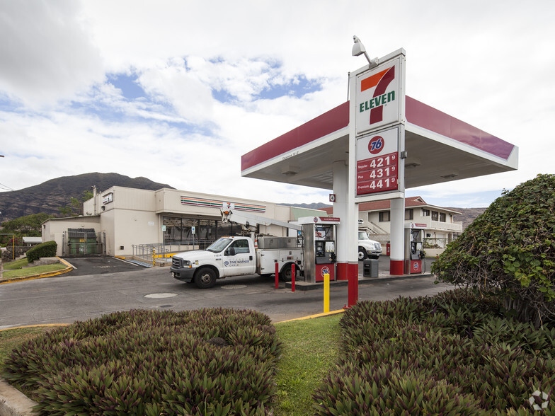 87-1926 Farrington Hwy, Nanakuli, HI for rent - Primary Photo - Image 1 of 4