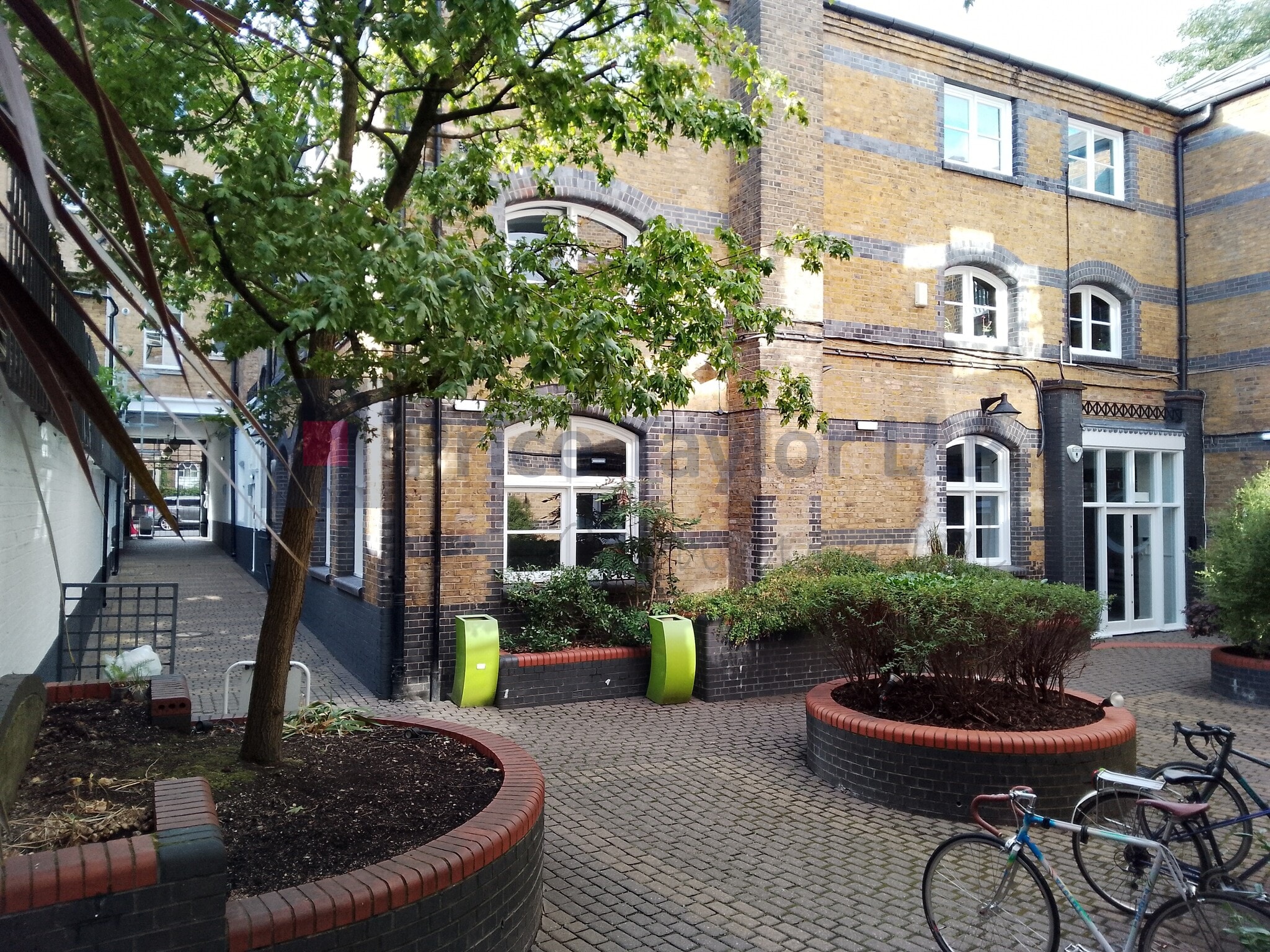 142-144 Liverpool Rd, London to rent Building Photo- Image 1 of 15