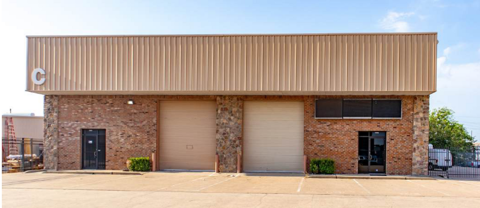 10963 Cutten Rd, Houston, TX for rent - Building Photo - Image 1 of 12