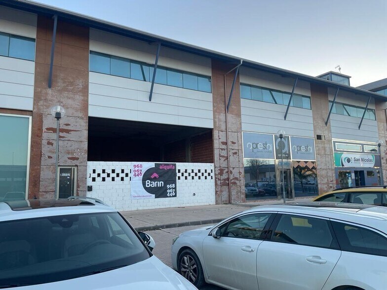 Principal, 301, Murcia, Murcia to rent - Building Photo - Image 2 of 16