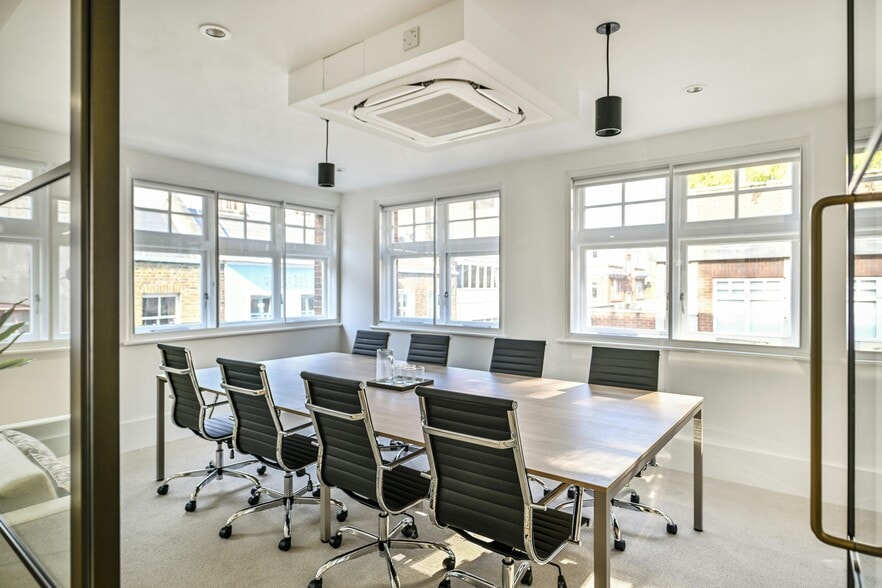 16-18 Beak St, London to rent - Interior Photo - Image 3 of 12