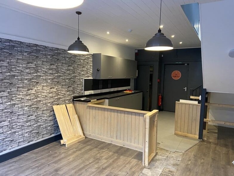 21-23 Stricklandgate, Kendal to rent - Building Photo - Image 3 of 5