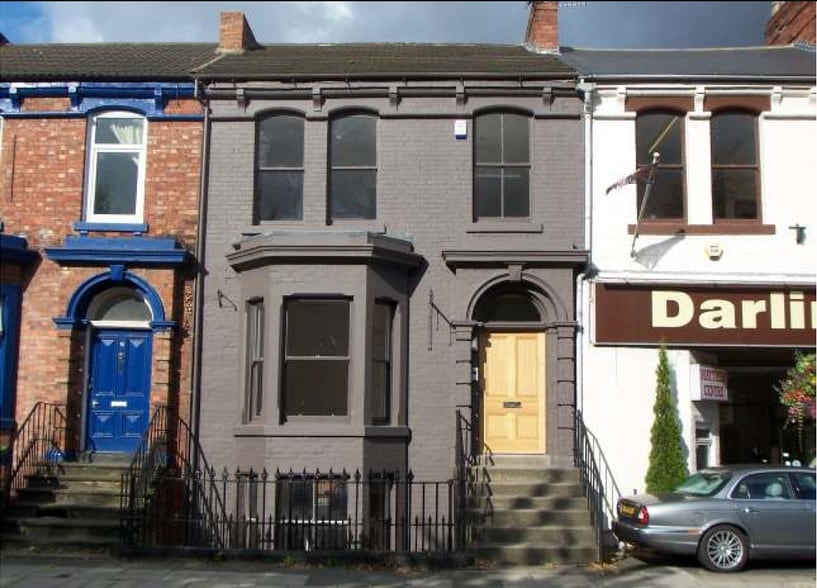 43 Victoria Rd, Darlington to rent - Primary Photo - Image 1 of 3