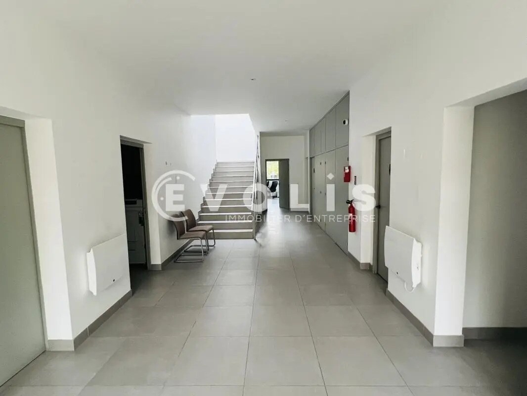 6 Allée Hendrik Lorentz, Champs-sur-Marne to rent Lobby- Image 1 of 7