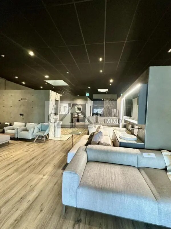 Location Commerce 570 m² - Photo 1