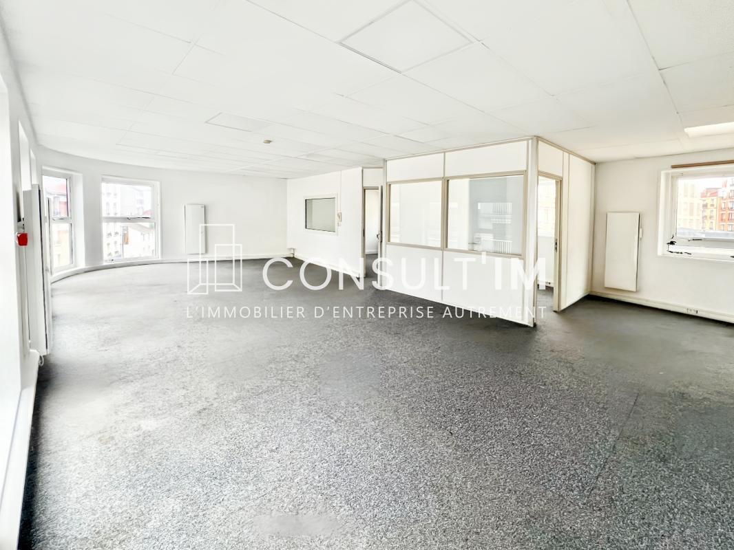 Office in Boulogne-Billancourt to rent Interior Photo- Image 1 of 8