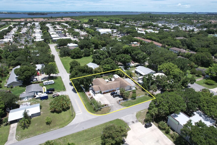 1130 7th Ave, Vero Beach, FL for sale - Building Photo - Image 3 of 36