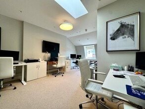 12 Upper Wimpole St, London to rent Interior Photo- Image 2 of 12