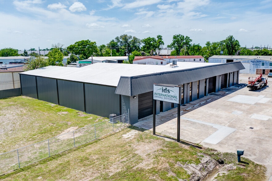 10215 Papalote St, Houston, TX for sale - Building Photo - Image 2 of 70