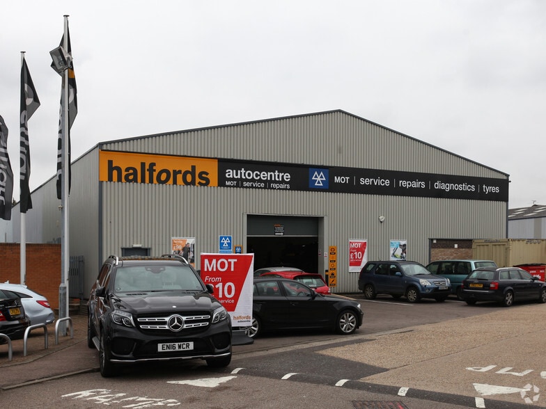 Stanstead Rd, Bishop's Stortford to rent - Building Photo - Image 3 of 8