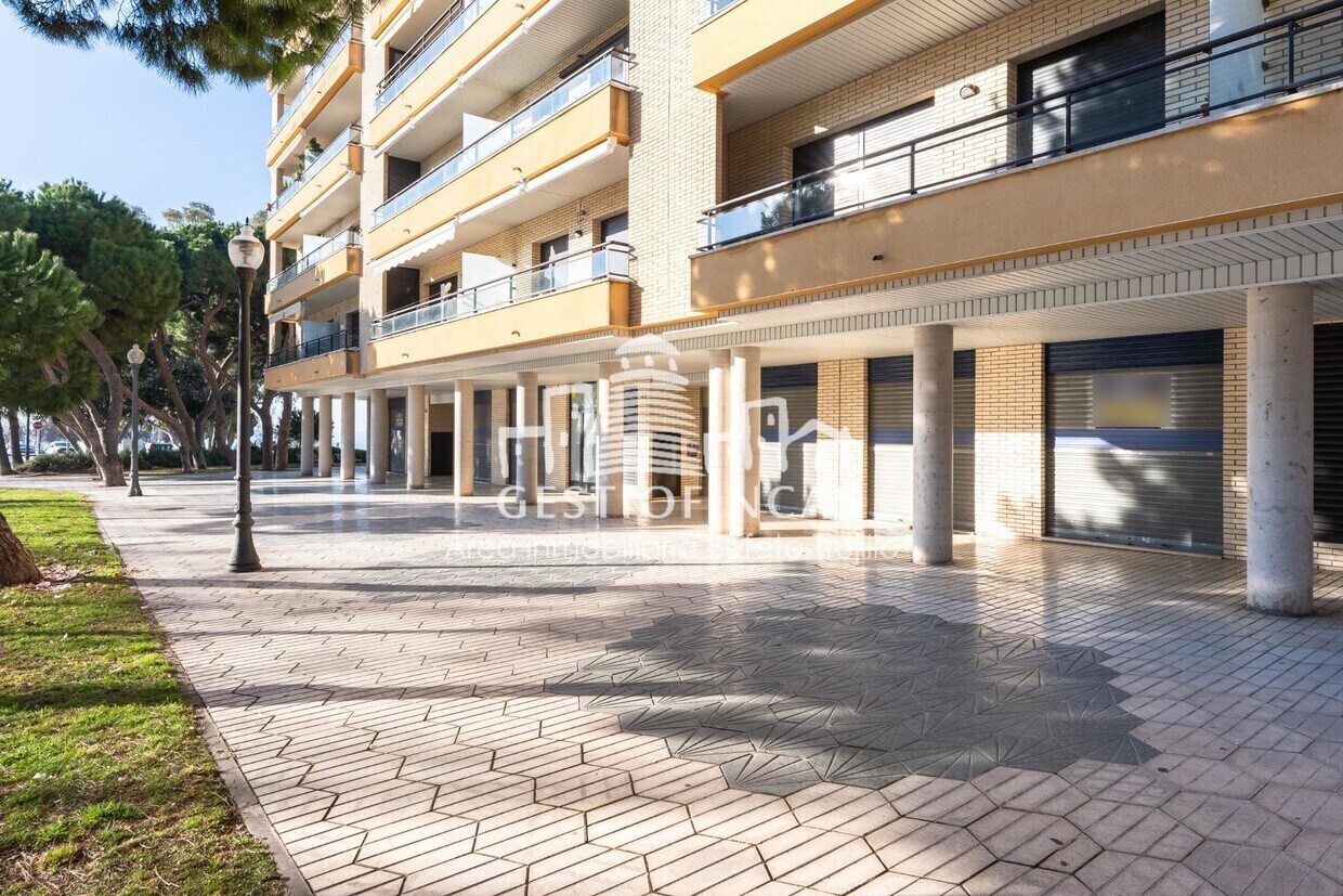 Retail in Cambrils, Tarragona to rent Interior Photo- Image 1 of 2