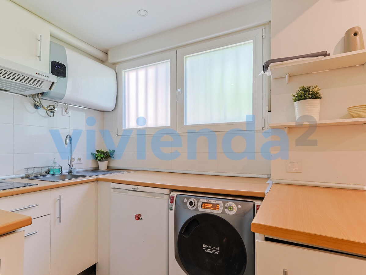 Madrid, MAD 28033 - Unit 01 -  - Interior Photo - Image 2 of 6