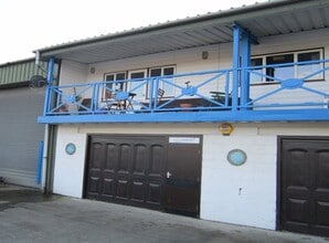 1 Swan Island, Twickenham to rent Building Photo- Image 1 of 1