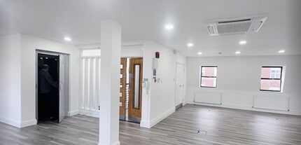 25-29 Fulham High St, London to rent Interior Photo- Image 2 of 5